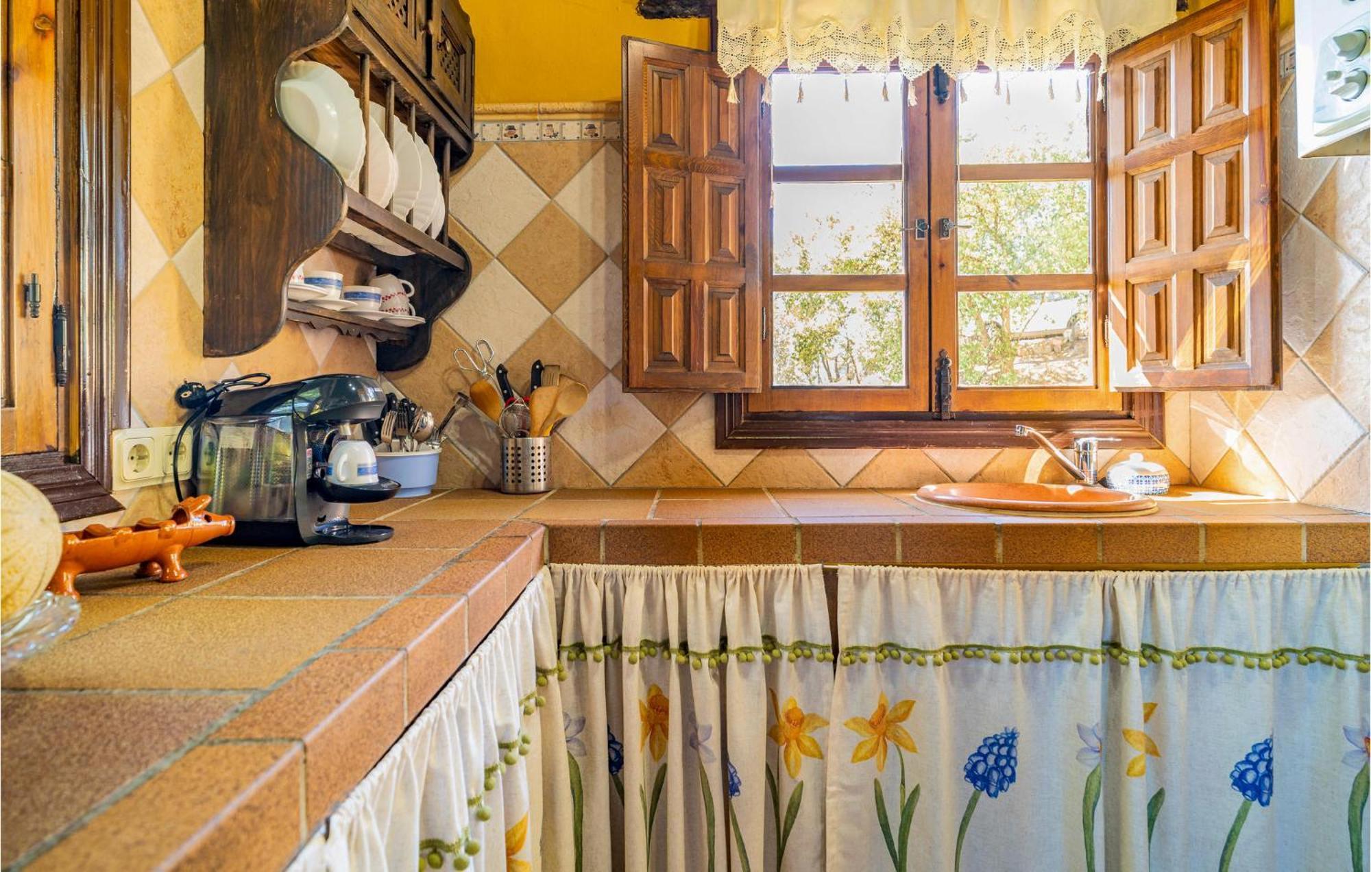 Amazing Cottage In Algatocin With Kitchen Exterior foto